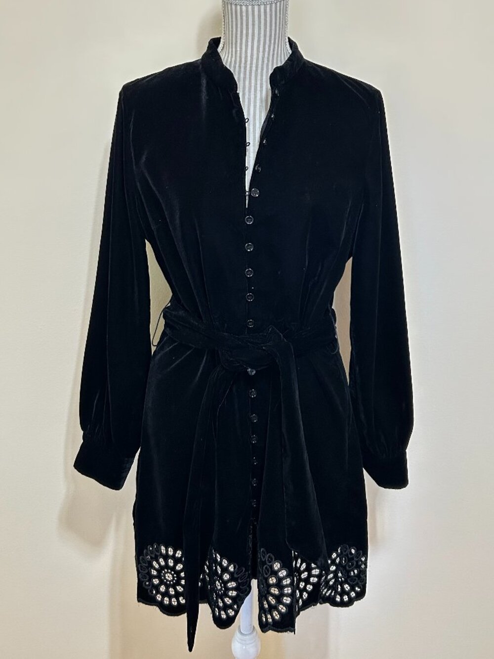 Zara Loop and Button Down Velvet Jacket Black Size L